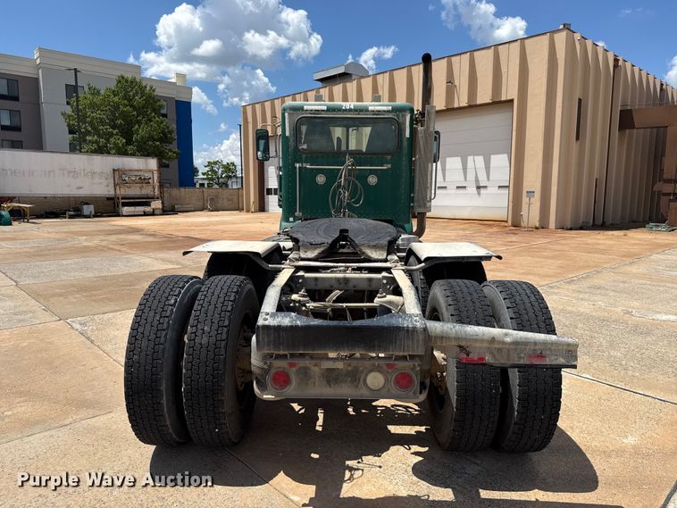 image for item FC4022 2016 Peterbilt 389 semi truck