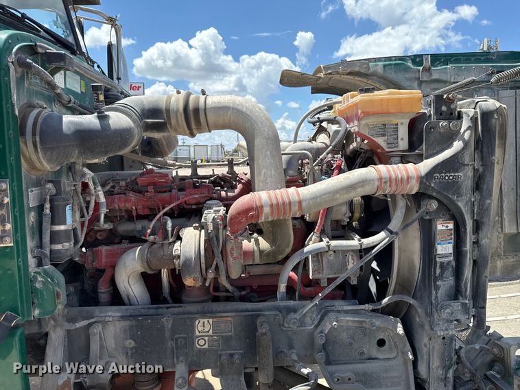 image for item FC4022 2016 Peterbilt 389 semi truck