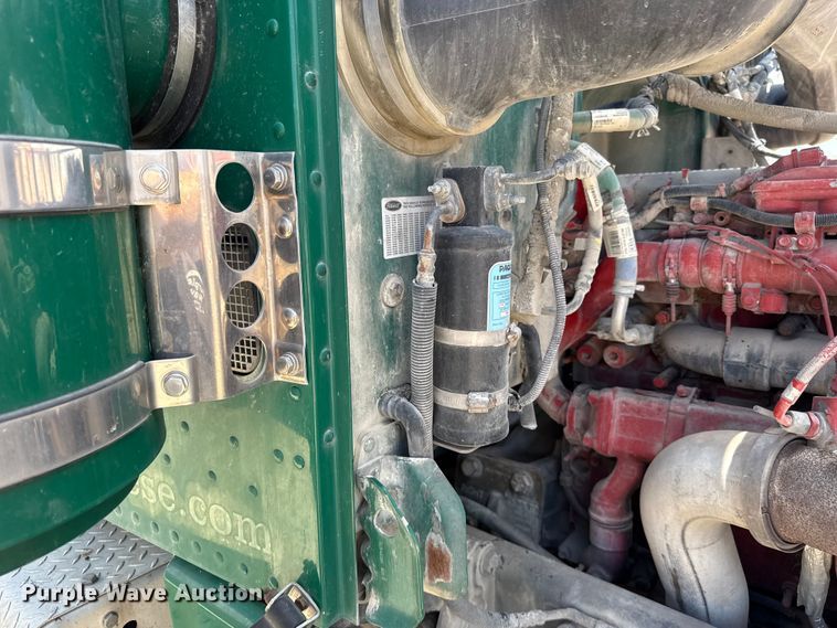 image for item FC4022 2016 Peterbilt 389 semi truck