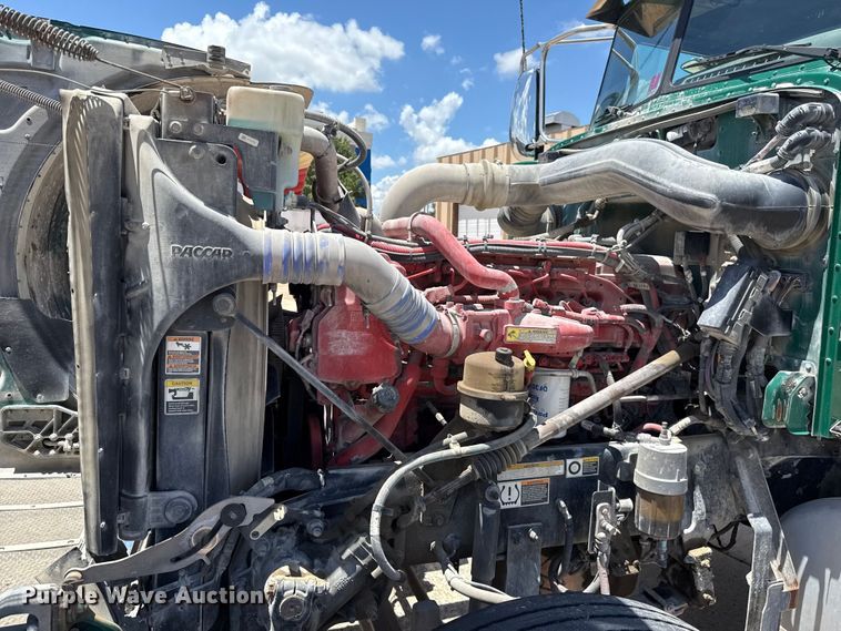 image for item FC4023 2016 Peterbilt 389 semi truck