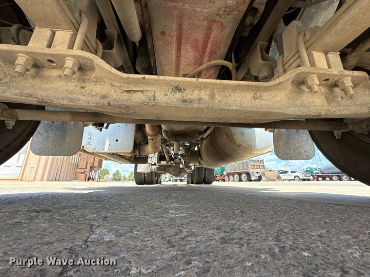 image for item FC4023 2016 Peterbilt 389 semi truck