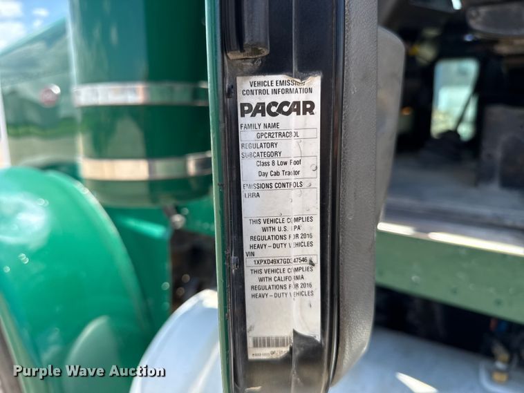 image for item FC4023 2016 Peterbilt 389 semi truck