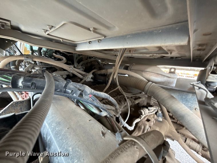 image for item FC4081 2015 Volvo VHD semi truck