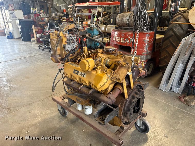 image for item FC4111 Caterpillar 3208 diesel engine