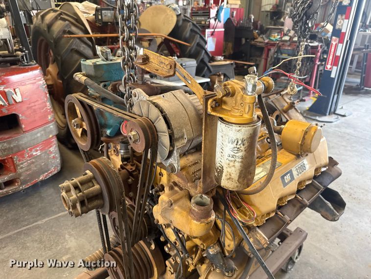 image for item FC4111 Caterpillar 3208 diesel engine
