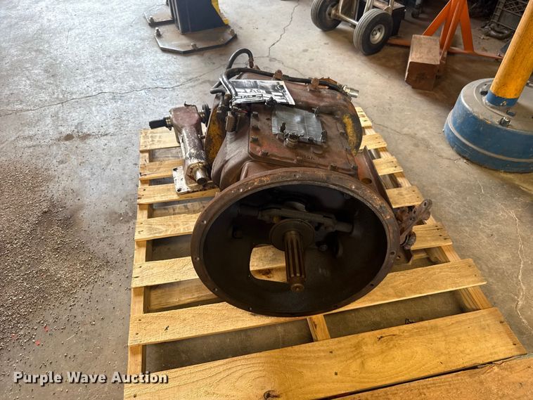 image for item FC4112 Eaton Fuller RT613 transmission
