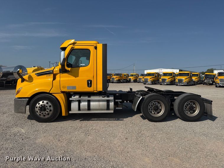image for item FC4141 2021 Freightliner Cascadia 126 semi truck