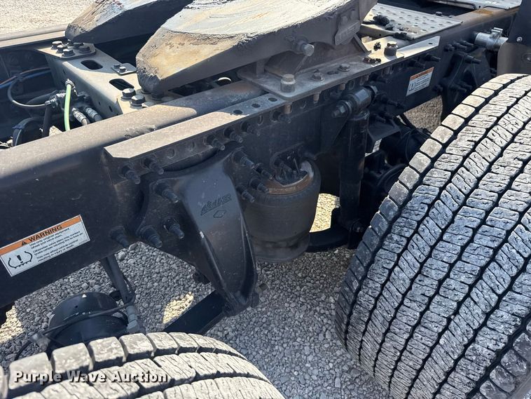 image for item FC4141 2021 Freightliner Cascadia 126 semi truck