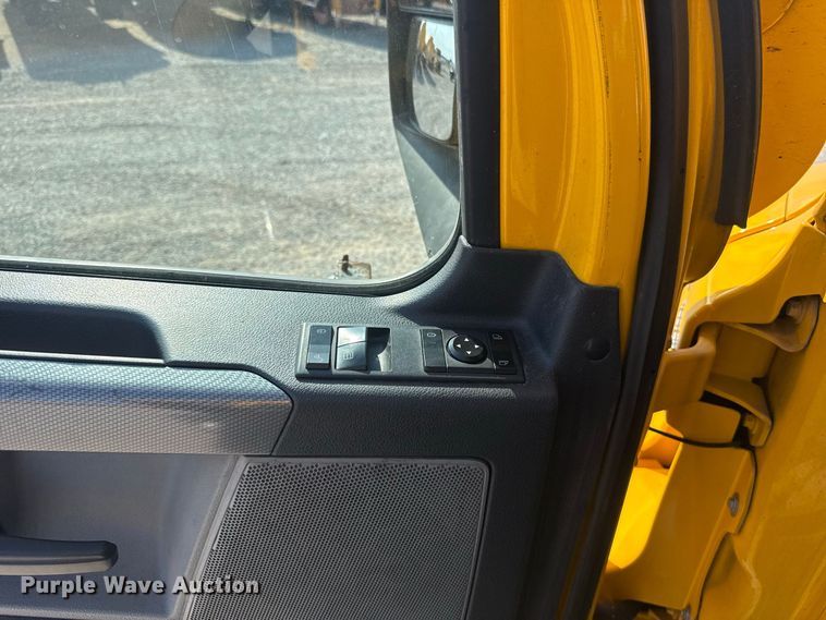 image for item FC4141 2021 Freightliner Cascadia 126 semi truck