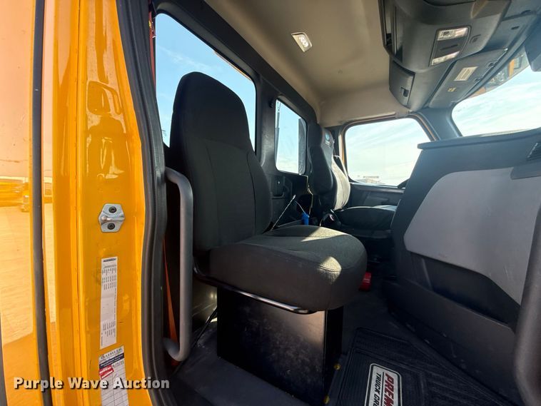 image for item FC4141 2021 Freightliner Cascadia 126 semi truck