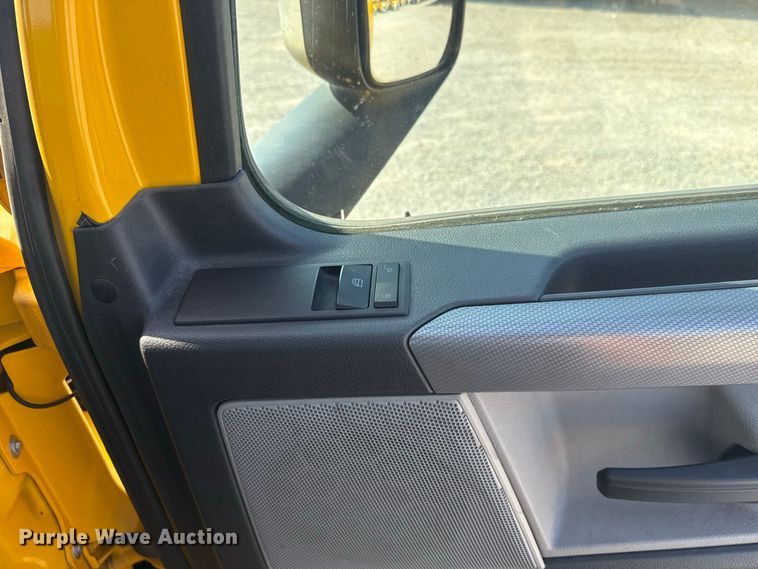 image for item FC4141 2021 Freightliner Cascadia 126 semi truck