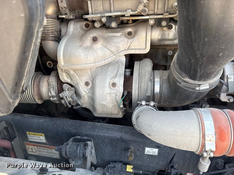 image for item FC4141 2021 Freightliner Cascadia 126 semi truck