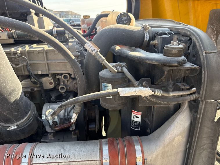 image for item FC4141 2021 Freightliner Cascadia 126 semi truck