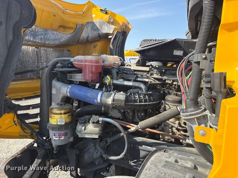 image for item FC4141 2021 Freightliner Cascadia 126 semi truck