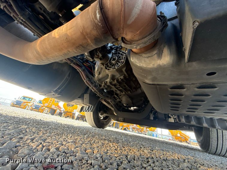 image for item FC4141 2021 Freightliner Cascadia 126 semi truck