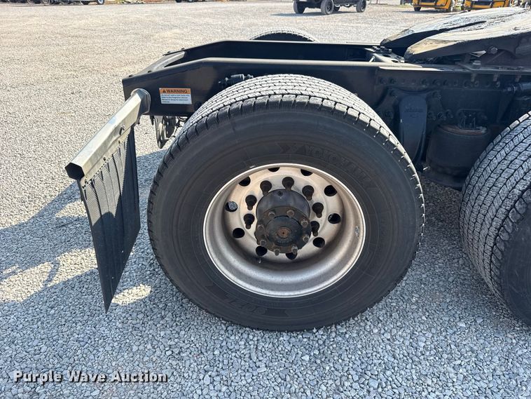 image for item FC4141 2021 Freightliner Cascadia 126 semi truck