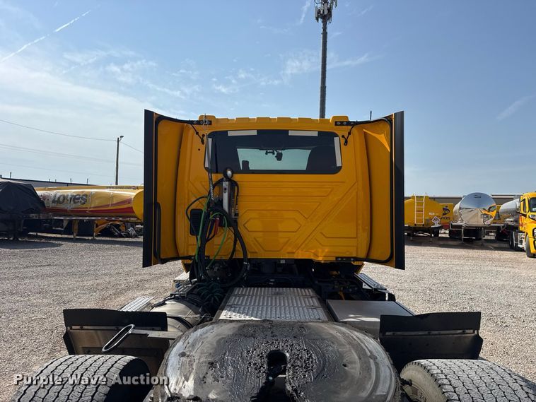image for item FC4142 2023 International LT625 semi truck