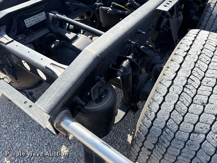 image for item FC4142 2023 International LT625 semi truck