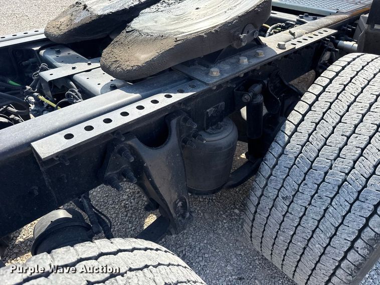 image for item FC4142 2023 International LT625 semi truck