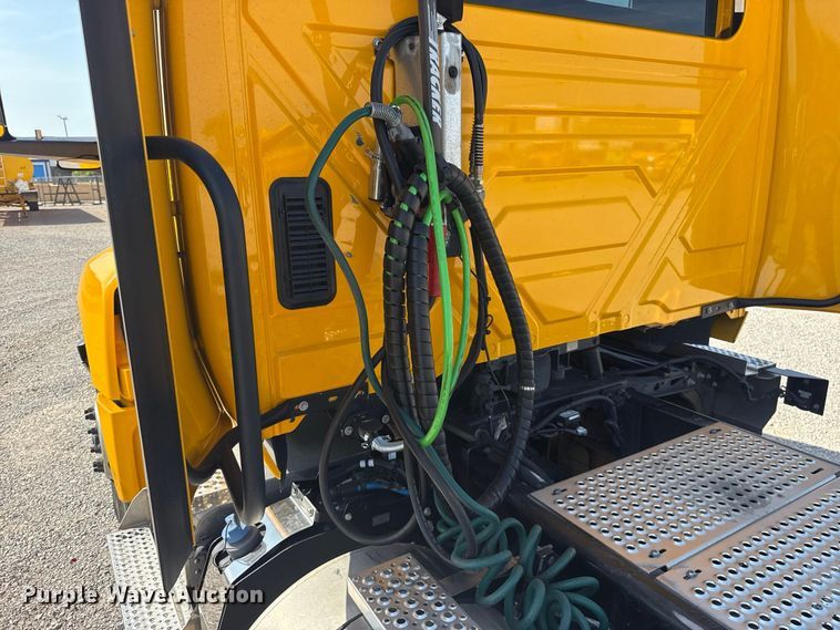 image for item FC4142 2023 International LT625 semi truck