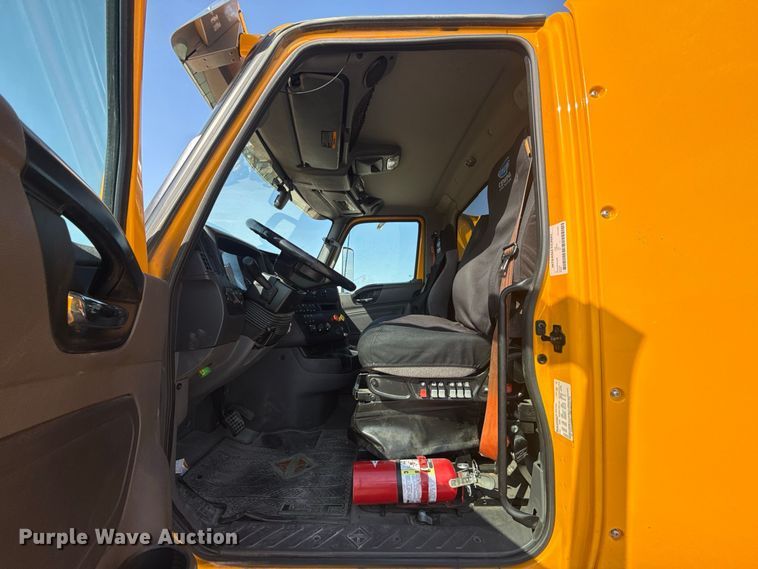 image for item FC4142 2023 International LT625 semi truck