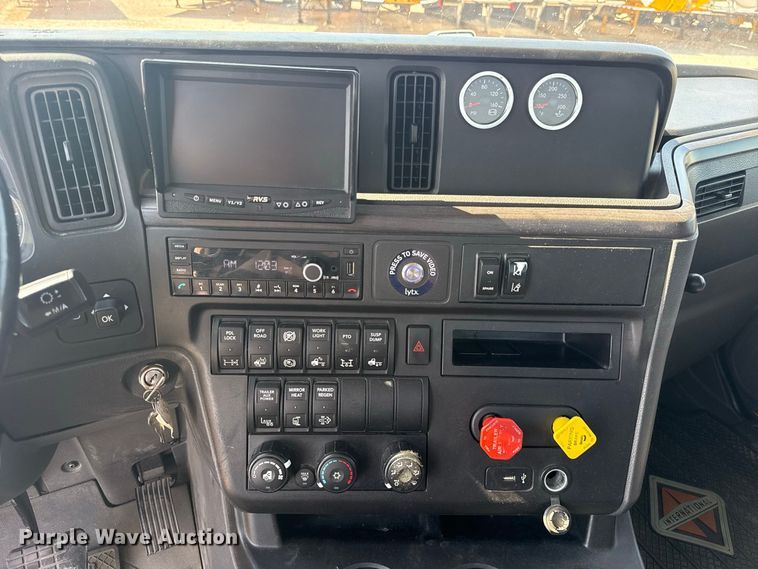image for item FC4142 2023 International LT625 semi truck