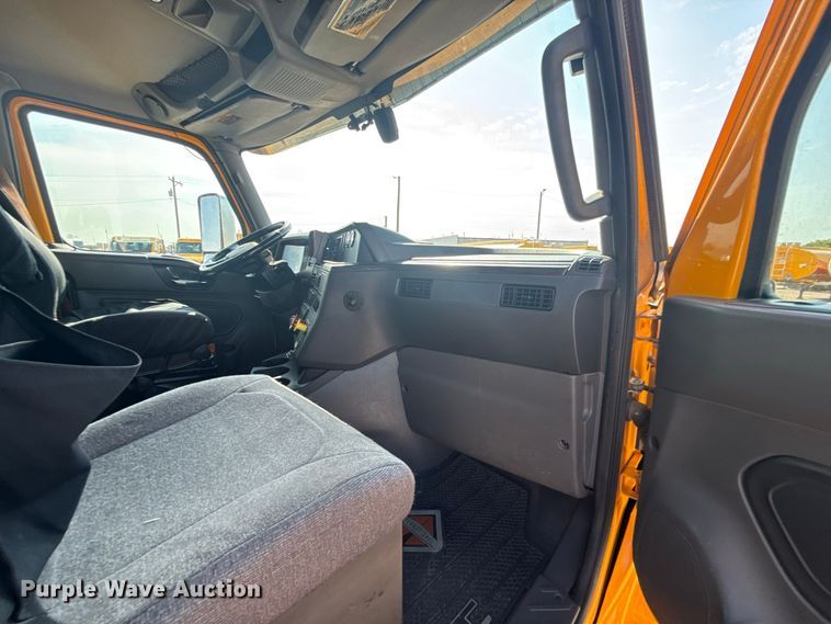 image for item FC4142 2023 International LT625 semi truck