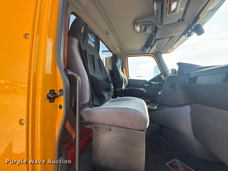 image for item FC4142 2023 International LT625 semi truck