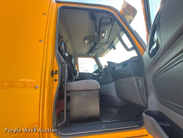 image for item FC4142 2023 International LT625 semi truck