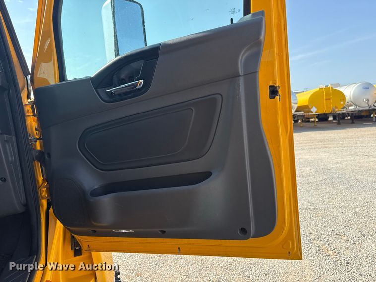 image for item FC4142 2023 International LT625 semi truck