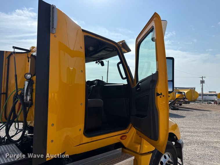 image for item FC4142 2023 International LT625 semi truck