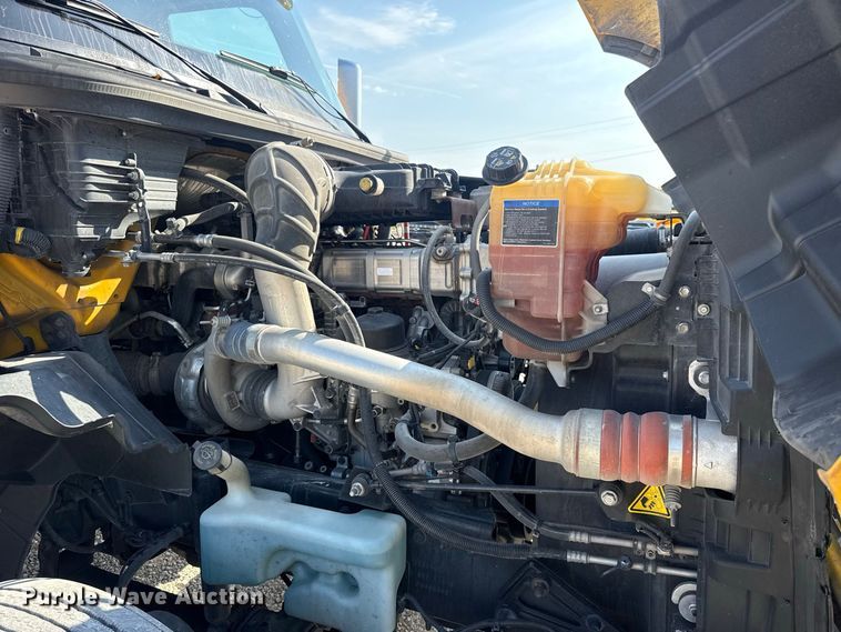 image for item FC4142 2023 International LT625 semi truck