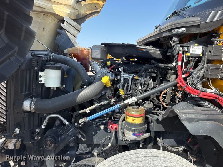 image for item FC4142 2023 International LT625 semi truck