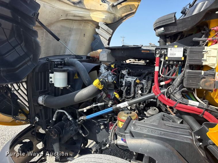 image for item FC4142 2023 International LT625 semi truck