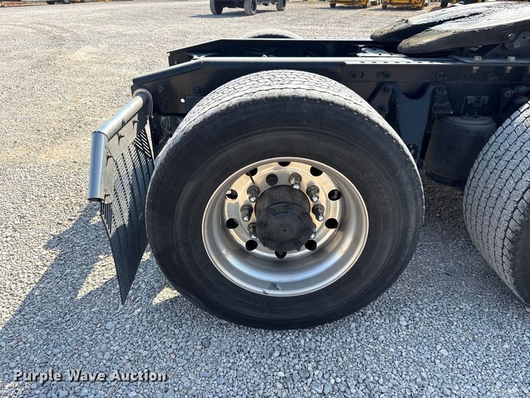 image for item FC4142 2023 International LT625 semi truck