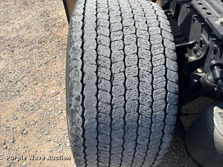 image for item FC4142 2023 International LT625 semi truck