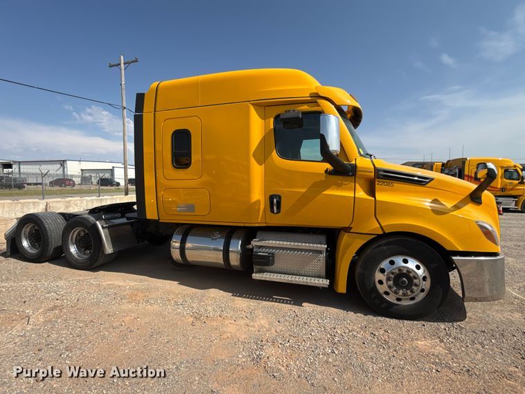 image for item FC4143 2022 Freightliner Cascadia 126 semi truck