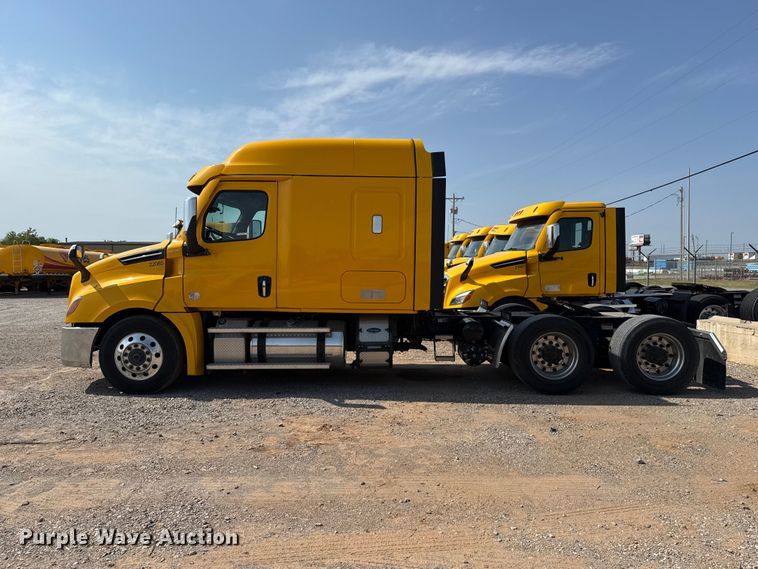 image for item FC4143 2022 Freightliner Cascadia 126 semi truck