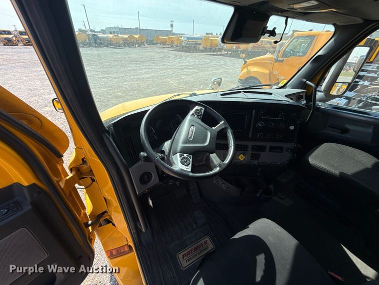 image for item FC4143 2022 Freightliner Cascadia 126 semi truck