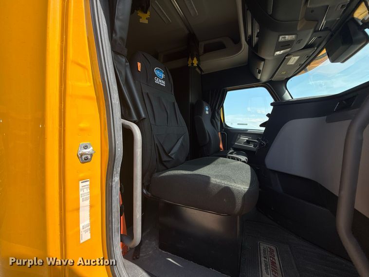 image for item FC4143 2022 Freightliner Cascadia 126 semi truck