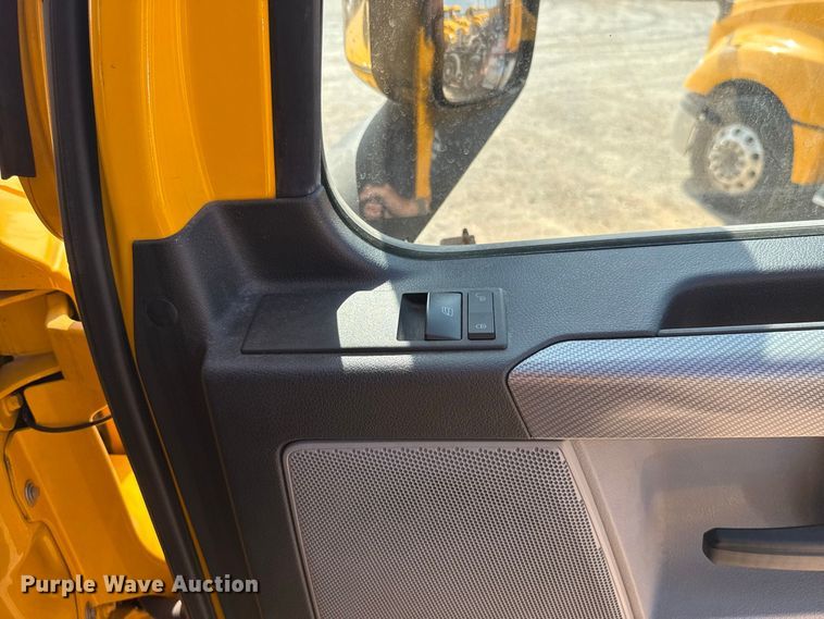 image for item FC4143 2022 Freightliner Cascadia 126 semi truck