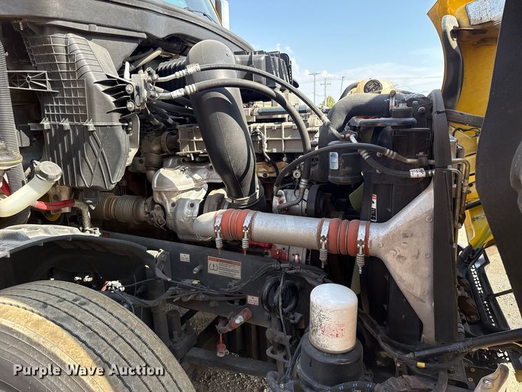 image for item FC4143 2022 Freightliner Cascadia 126 semi truck