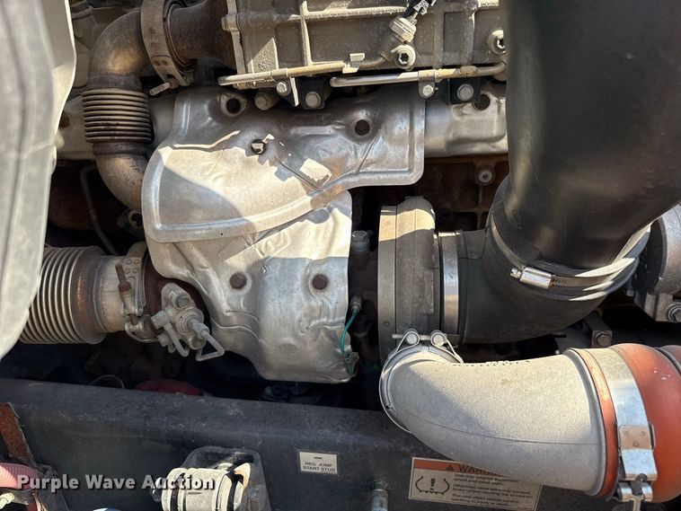 image for item FC4143 2022 Freightliner Cascadia 126 semi truck