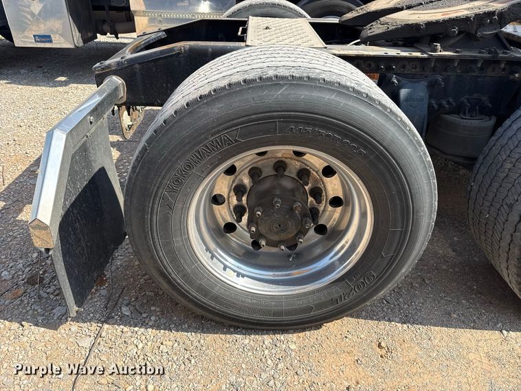 image for item FC4143 2022 Freightliner Cascadia 126 semi truck