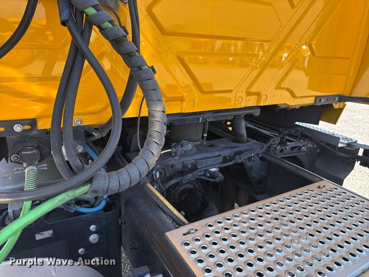 image for item FC4154 2024 International LT625 semi truck