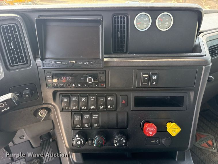 image for item FC4154 2024 International LT625 semi truck