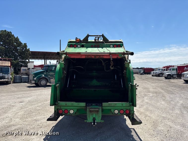 image for item FC4684 2005 Kenworth T300 refuse truck