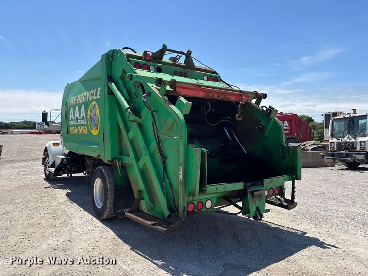 image for item FC4684 2005 Kenworth T300 refuse truck