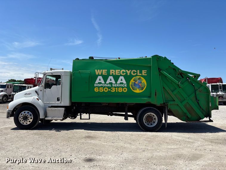 image for item FC4684 2005 Kenworth T300 refuse truck
