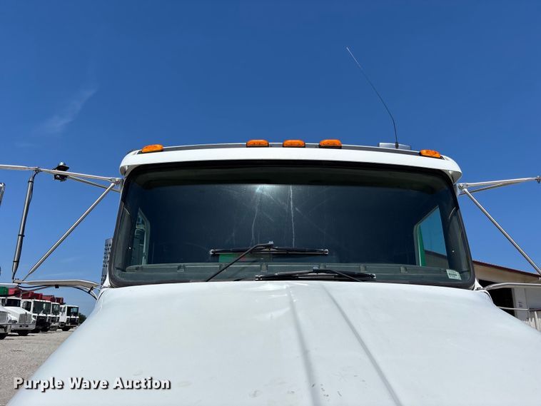 image for item FC4684 2005 Kenworth T300 refuse truck